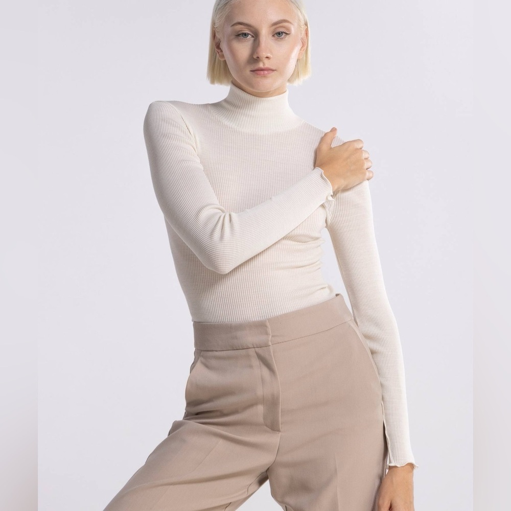 Oscalito Ivory Wool/Silk Ribbed Knit Turtleneck Top Long Sleeve Cream Tee